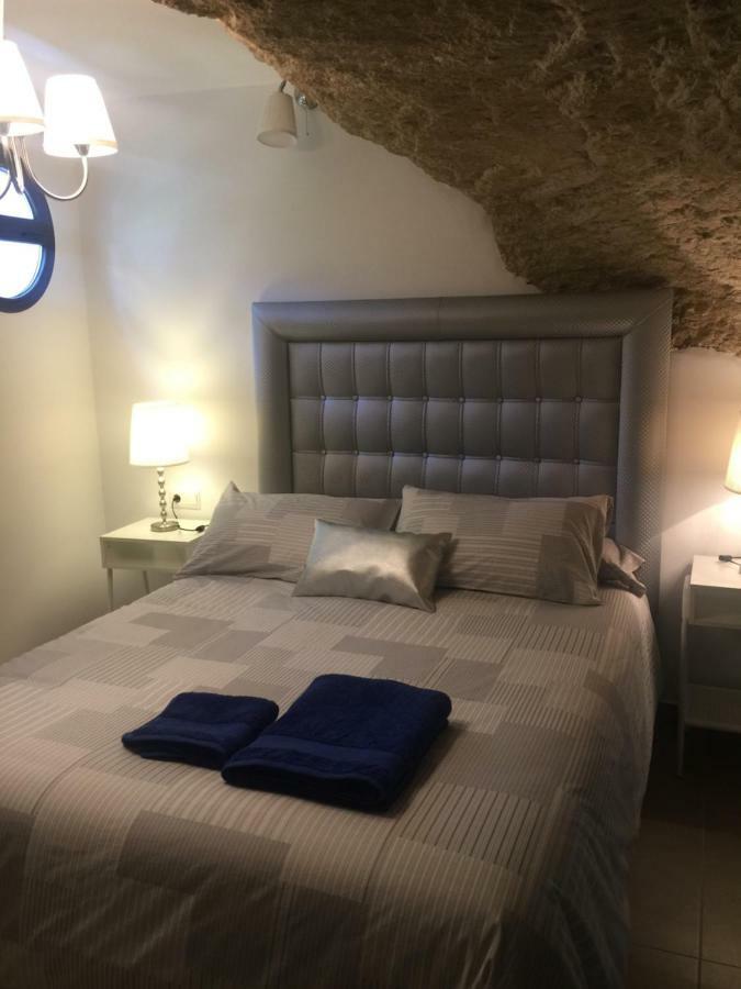 Ferienhaus Casa Cueva Un Rincon En La Roca Setenil De Las Bodegas