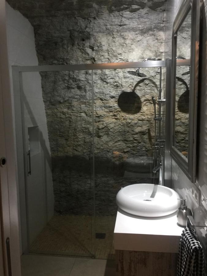 Casa Cueva Un Rincon En La Roca * Setenil De Las Bodegas